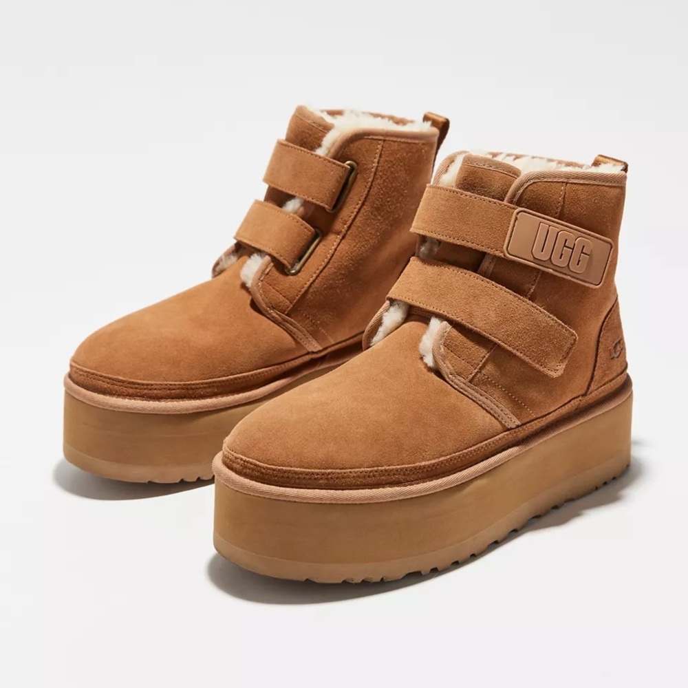 Like New! Women's UGG Neumel Platform Shearling Boots